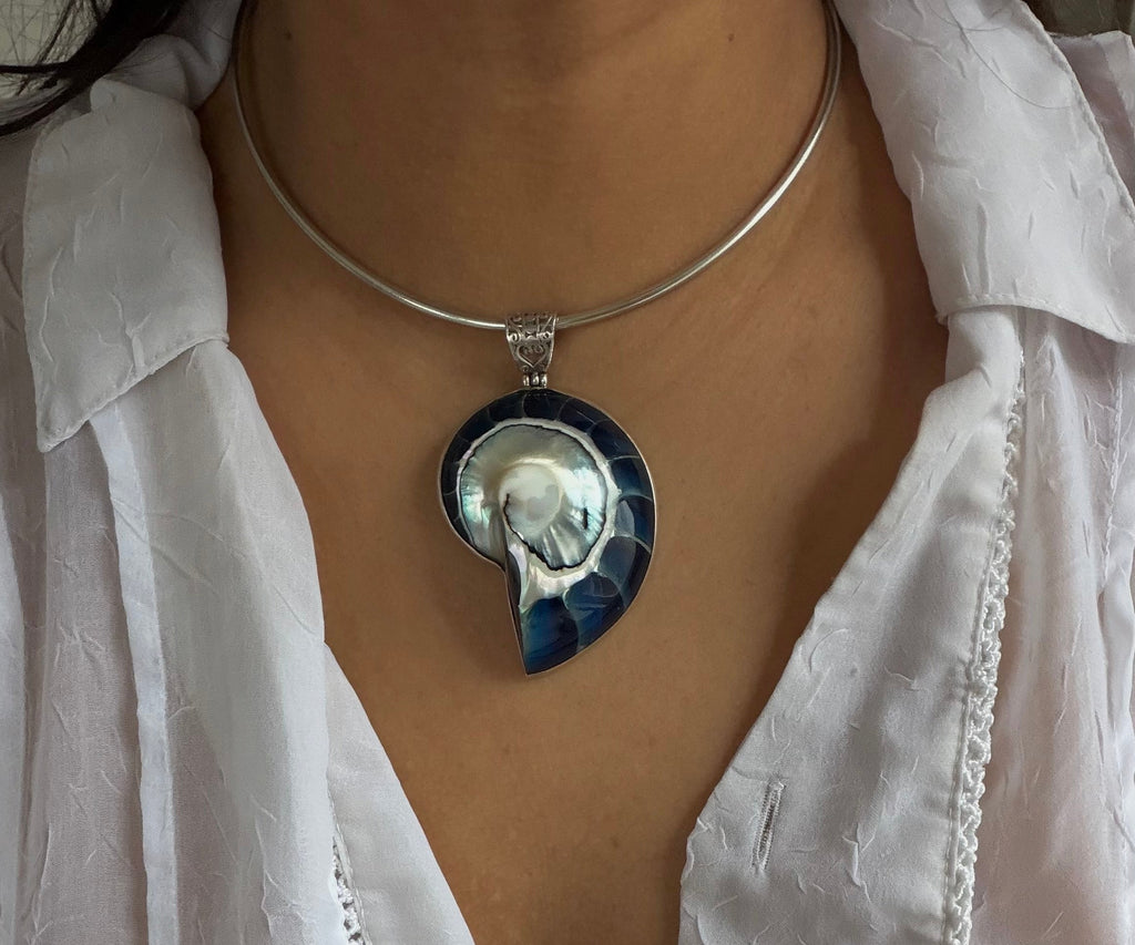 Blue Shell Collar Necklace