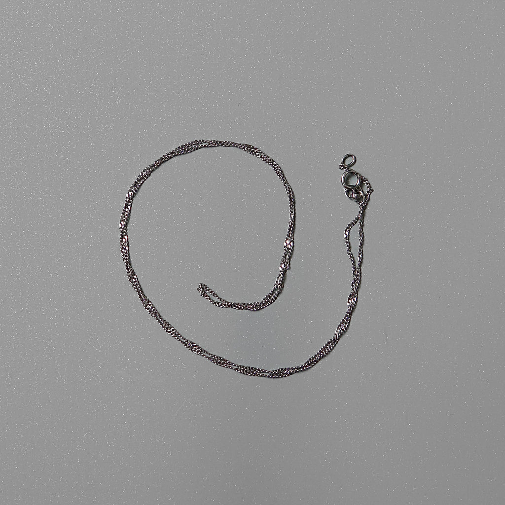 Twisted Chain