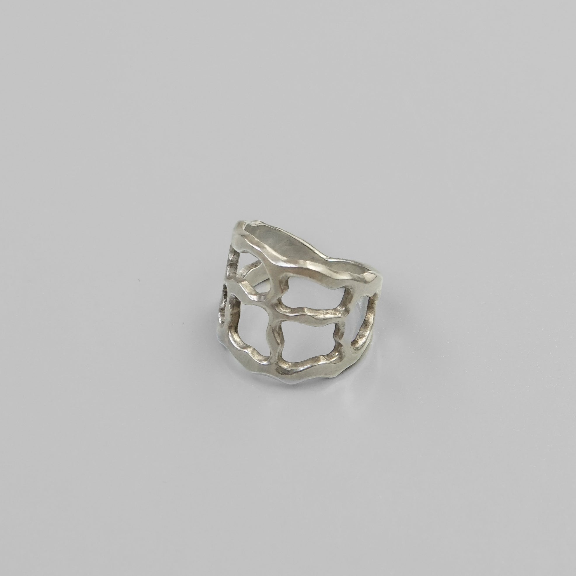 Abstract Cage Ring