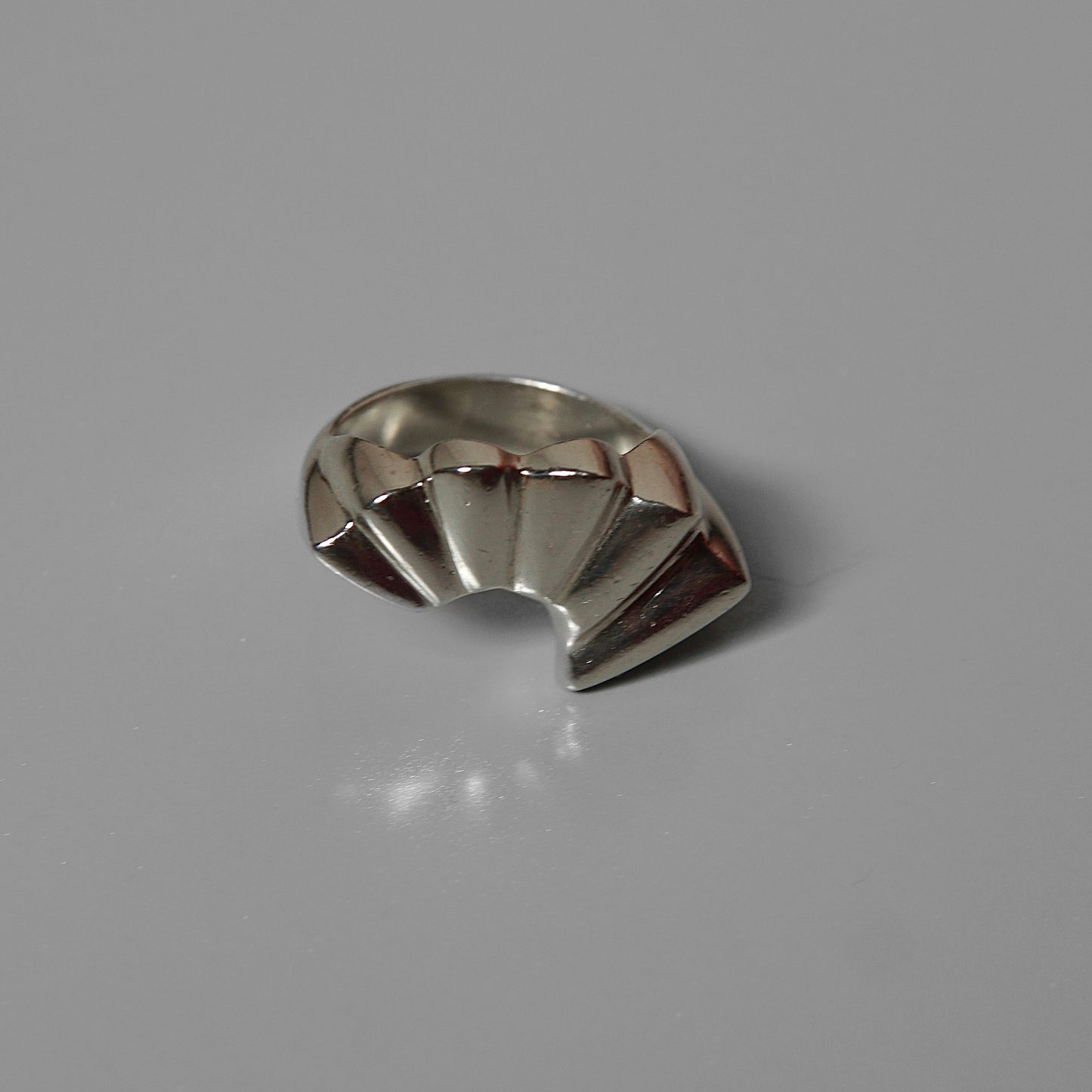 Fanned Ring