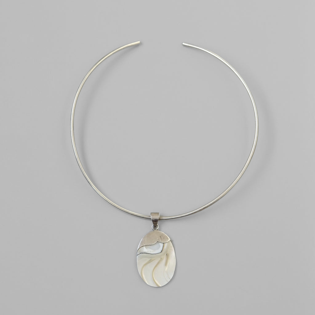 Oval Shell Collar