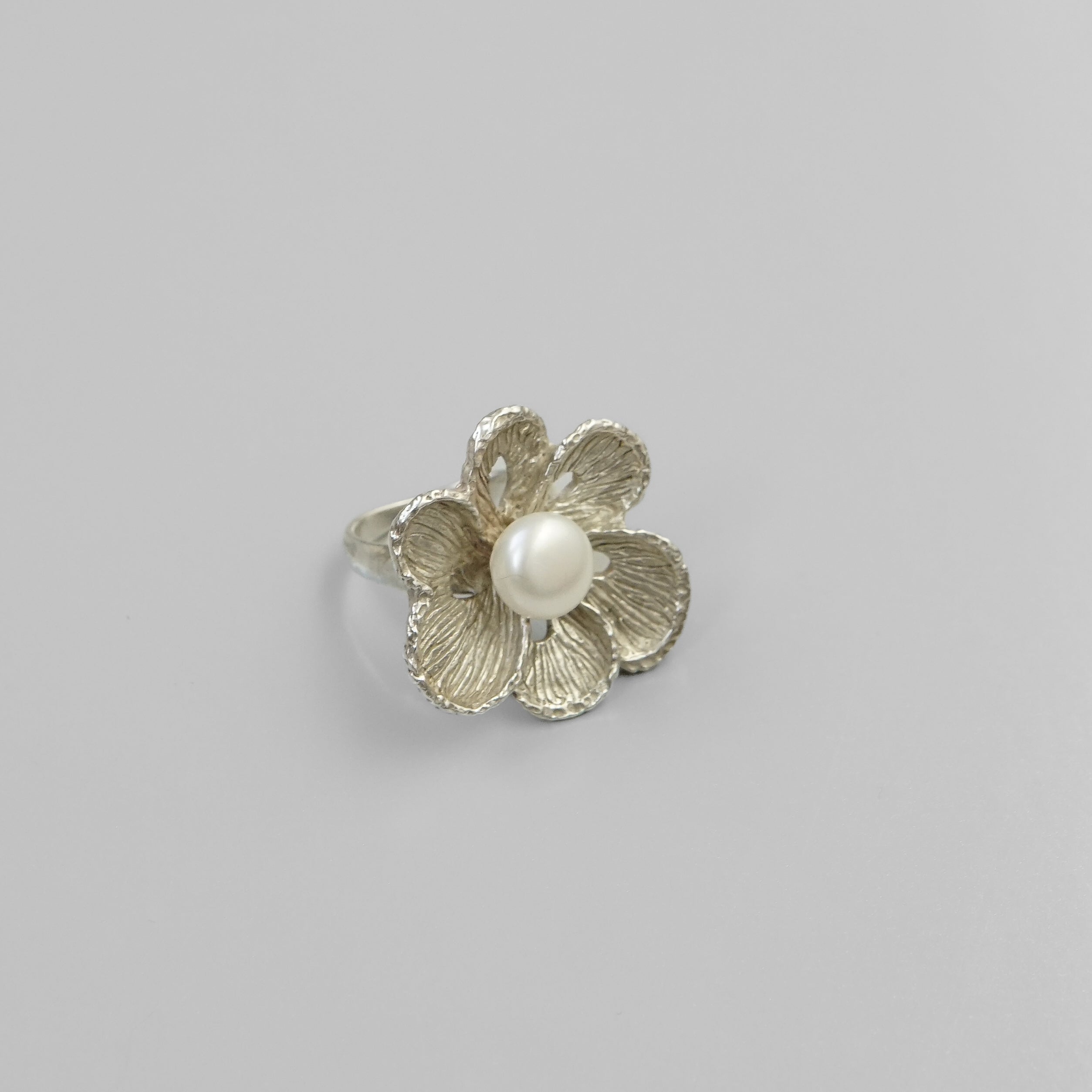 Flower Pearl Ring