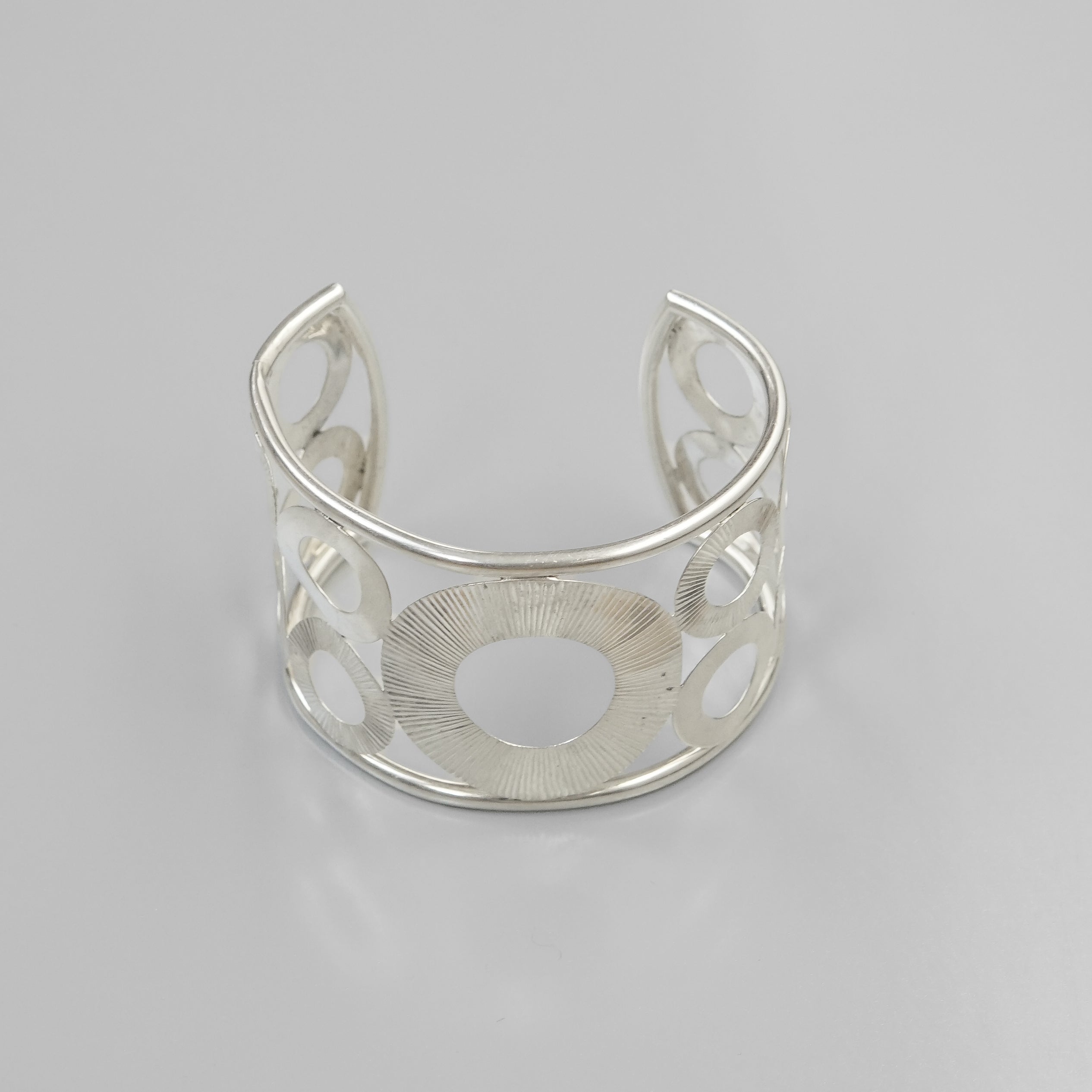 Cut-out Circle Cuff