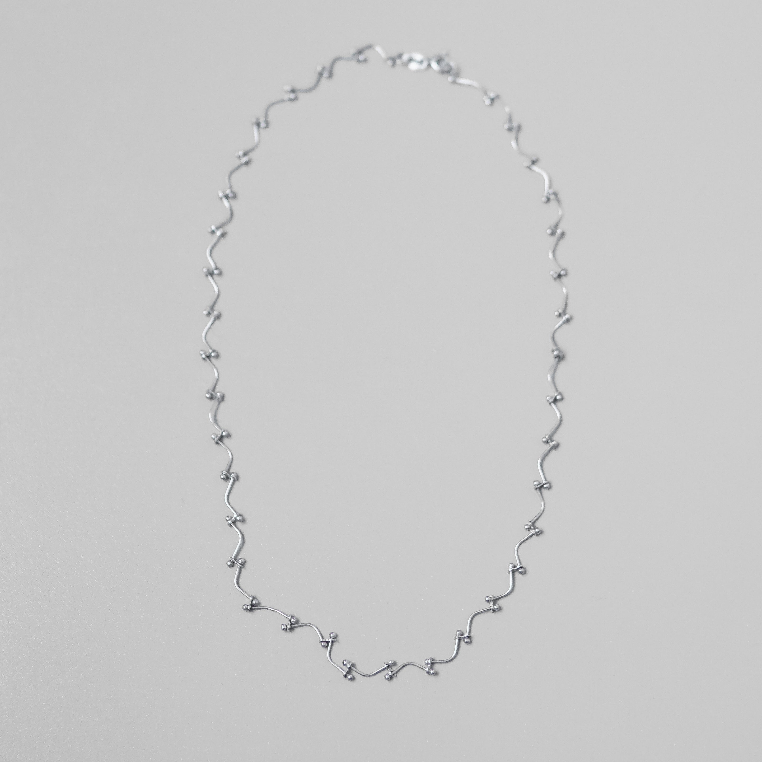 Wavy Bead Necklace